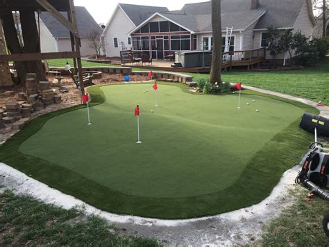 Portable golf greens & fairway mats. Improve Your Golf Game Right from Your North Carolina Backyard