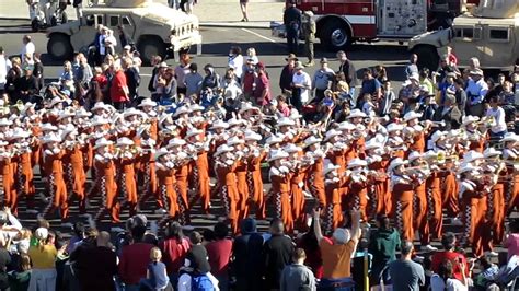 University Of Texas Band At Holiday Bowl Parade Youtube