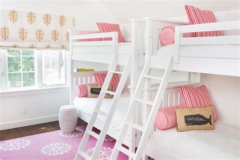 Towering above the rest our white timber bed frame is nothing short of storage space incorporating a 3 section bookcase and fold out shelf panel inbuilt directly into the headboard. Interieur & kids | Gedeelde kinderkamer inrichten - Tips ...