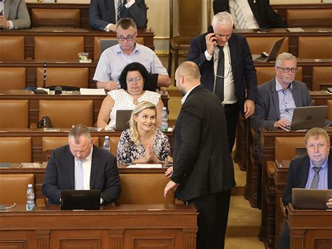Komunisté se totiž podle dostupných informací přiklánějí k vyslovení nedůvěry. Nedůvěra vládě | ParlamentniListy.cz - politika ze všech stran