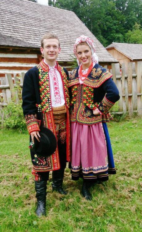 regional costumes of lachy sądeckie poland polish clothing polish folk art costumes around