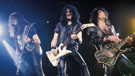 15 Of Kisss Best Guitar Songs That Dont Feature Ace Frehley Guitar