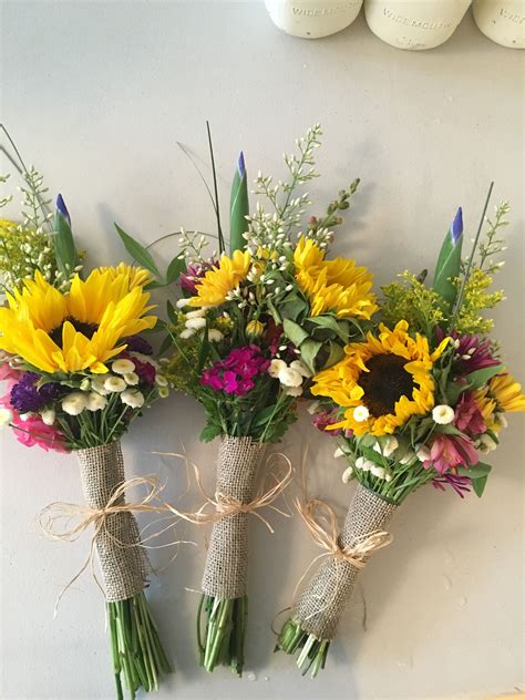 Bridesmaids Bouquets Wildflower And Sunflower Theme Sunflower Bridesmaid Bouquet Wedding