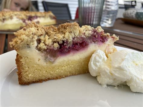 Haben sie schon mal glutenfrei gebacken? Rezept: Köstlicher, glutenfreier Rhabarber-Kuchen mit Guss ...