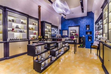 Luxury Perfume Shop Interior Design Cosmetic Display Furnitures For Sale
