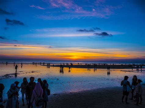 Shot At Kuta Beach Bali The Sunsets From This Beach Are Absolutely Fantastic Backpacker