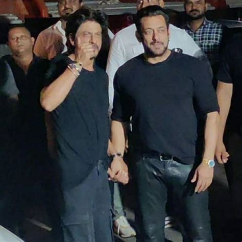 Salman Khan Shah Rukh Khans Bromance From His Birthday Party Wins Fans Hearts Check Viral Pics