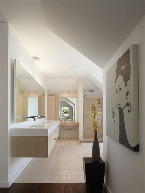 The bazely 1 bath wall light features clean and straight contemporary lines. Nautical Bathroom Vanity Light | Houzz