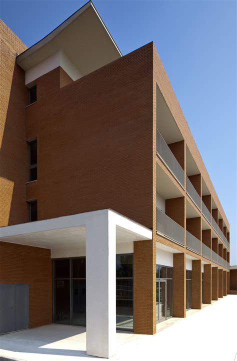 Selain datang ke perusahaan untuk melamar. Hotel in Grigignano d'Aversa