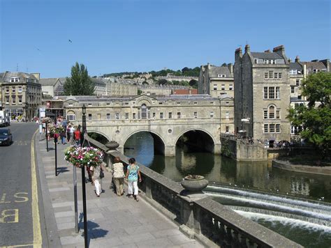 File:Pulteney bridge in bath england arp.jpg - Wikipedia