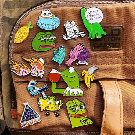 Pin By Chicken1209 On Plecaki Cute Pins Pins For Backpacks Enamel Pins