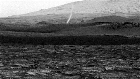 The rover touched down successfully on thursday in mars' jezero crater. Gespenstischer "Staubteufel" auf dem Mars fotografiert ...