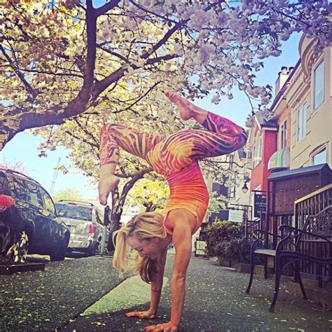 Meet Americas Hottest Yoga Instructor Pics Izismile