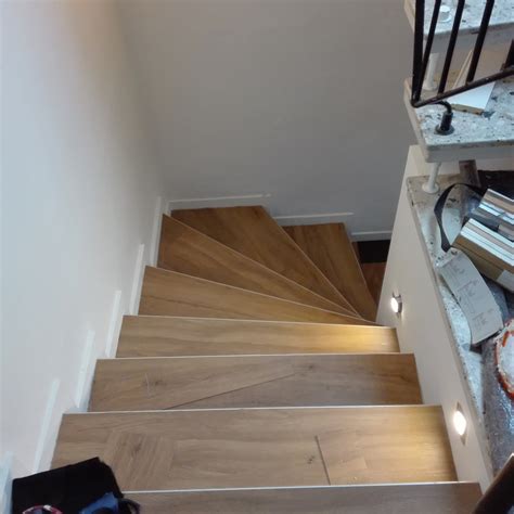 Holzverkleidung innen treppe fliesen wandverkleidung architekt design treppenstufen schalung holzfassade treppe haus elizabeth ii. Treppen Mit Holzoptik Fliesen - Holzoptik Old Wood ...