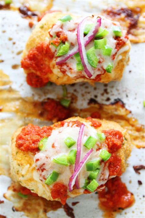Each bite is loaded with crispy bacon, tender chicken, spicy jalapeño and smooth cream cheese. Pizza Stuffed Chicken Roll-Ups | Two Peas & Their Pod