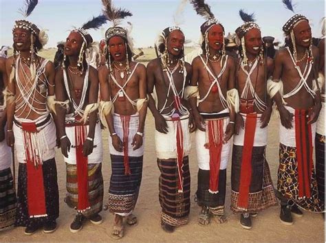 afrikalı wodaabe kabilesi her yıl erkek güzellik yarışması düzenliyor dünya haberleri