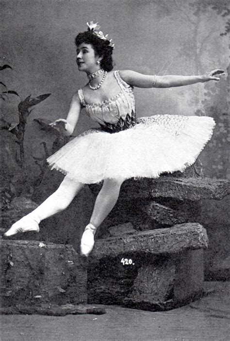 Pin Su Ballet History