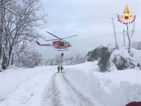 Many Feared Dead Or Injured In Avalanche In Italy Business Insider