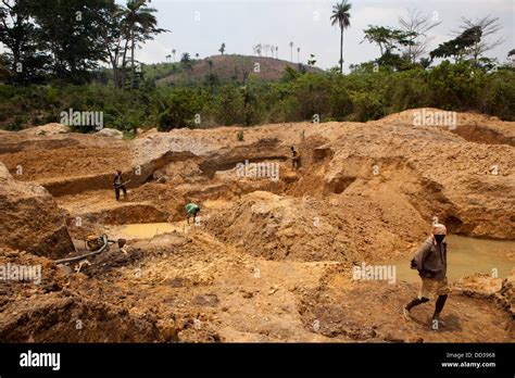 Les Mines De Diamant Dans Linfâme Tongo Fields En Sierra Leone Photo