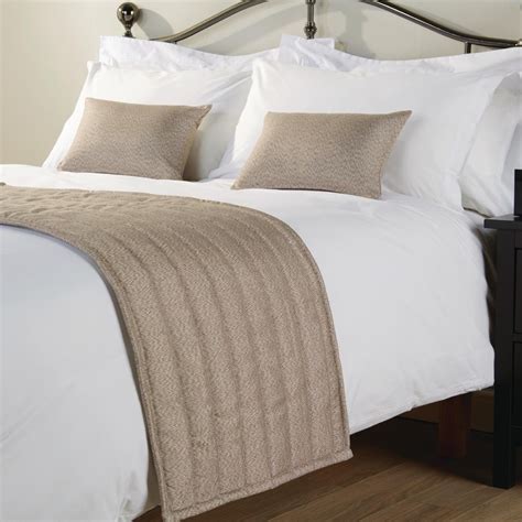 Give your bed and bath the spa treatment with modern bathroom decor and bed linens. Comfort Dune Super King Bed Runner Heather | Linge des Alpes