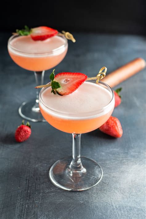 15 Best Strawberry Cocktails To Drink