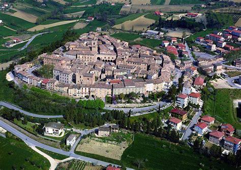 La perla del tirreno si è aggiudicata l'ottava edizione dell'omonimo concorso della rai. Montecassiano in gara per il titolo di "Borgo dei Borghi ...