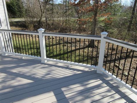 White Trex Transcends Railing With Round Black Balusters Trex Island