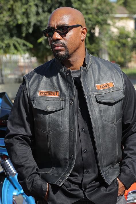 Sons of anarchy is part of a recent trend to darker, harder tv drama that requires more than just gripping storylines. Sons of Anarchy : Photo Michael Beach - 43 sur 378 - AlloCiné