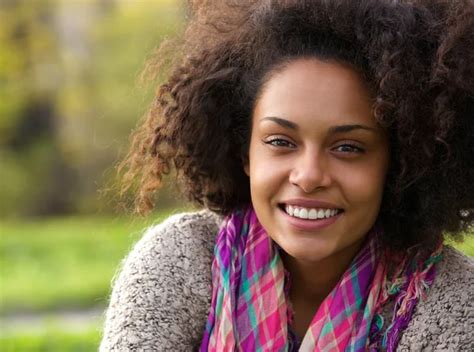 Beautiful African American Woman Face Smiling — Stock Photo