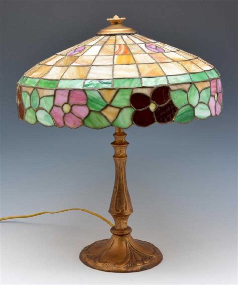 Chicago Mosaic Leaded Floral Table Lamp