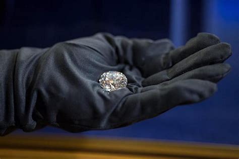 Alrosas 51 Carat Dynasty Diamond Fails To Sell At Auction Miningcom