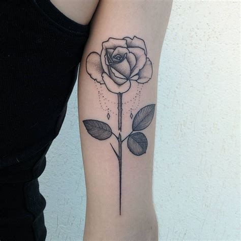 bagus  gambar tato bunga warna hitam gambar bunga indah