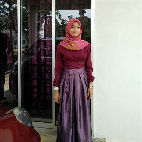 Baju kurung d'yana are exclusive, modern, and modest. Skirt Satin 756 | Malaysian Baju Kurung