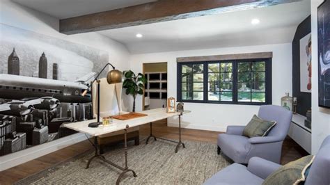 Logan alexander paul (born april 1, 1995) is an american youtuber, internet personality, actor, podcaster and boxer. Inside YouTuber Logan Paul's $6.55m house bought three ...