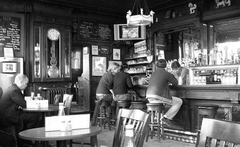 cracking open the stories of nyc s most historic bars 6sqft