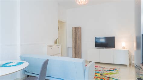 Wir verwalten ihre eigentumswohnung in ganz berlin, ebenso können sie hier selbst wohnungen zur miete anbieten oder ihr eigentum verkaufen. 2-ZIMMER WOHNUNG IN PANKOW / PRENZLAUER BERG | White ...
