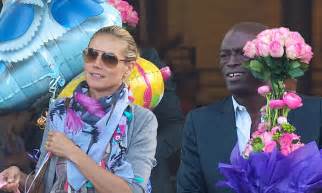 Balloons Bunnies And Bouquets For Heidi Klum As She And Seal Shop For