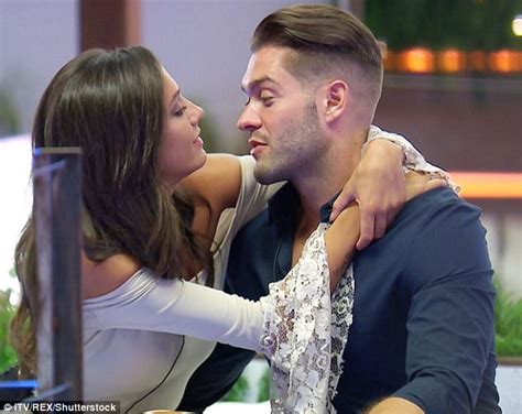 Love Island Fans Bombard Tyla Carr With Death Threats Daily Mail Online