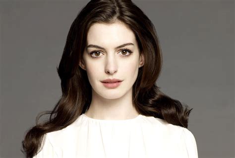 Citação Da Semana Anne Hathaway Se Arrepende De Não Ter Confiado Em Diretoras Mulher No Cinema