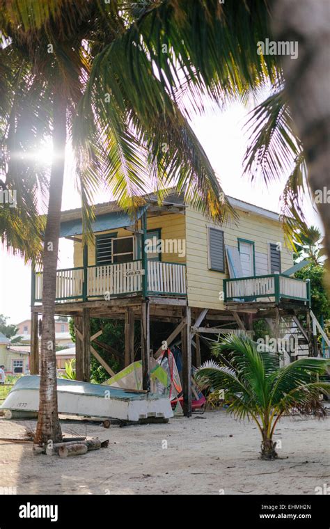 Yello Stilted Beach Hut On Caye Caulker Belize Stock Photo Alamy