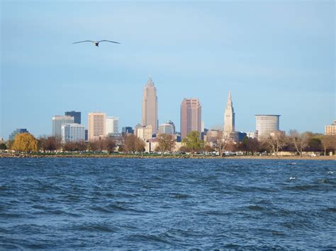 Great Shot Of Cleveland Of Lake Erie Lake Erie New York Skyline