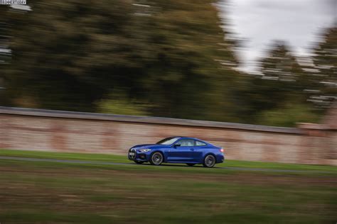Kostenlose lieferung für viele artikel! BMW 4er Coupé: Neuer 420i G22 erstmals in Portimao Blau
