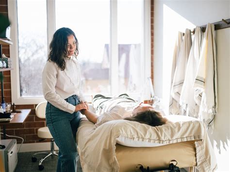 Who Can Benefit from B12 Injections? — MOON RIVER ACUPUNCTURE CLINIC