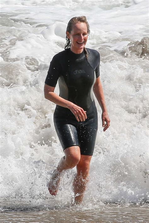 Helen Hunt Goes For A Swim In The Pacific Ocean In Malibu Celeb Donut