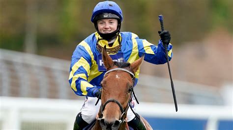 Hollie Doyle Makes History On Trueshan In Opener At Ascot Racing News Sky Sports