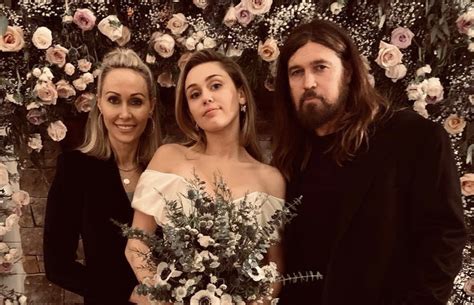 All The Details From Miley Cyrus And Liam Hemsworth S Intimate Wedding