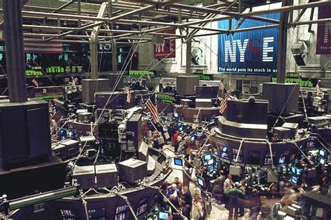 The best cryptocurrencies… the mere thought of such a list is enough to make many of the best investors snicker and then dismiss the topic investing rock star warren buffett has called bitcoin rat poison, a mirage and worthless. 10 Safe Stocks To Invest in For Long Term