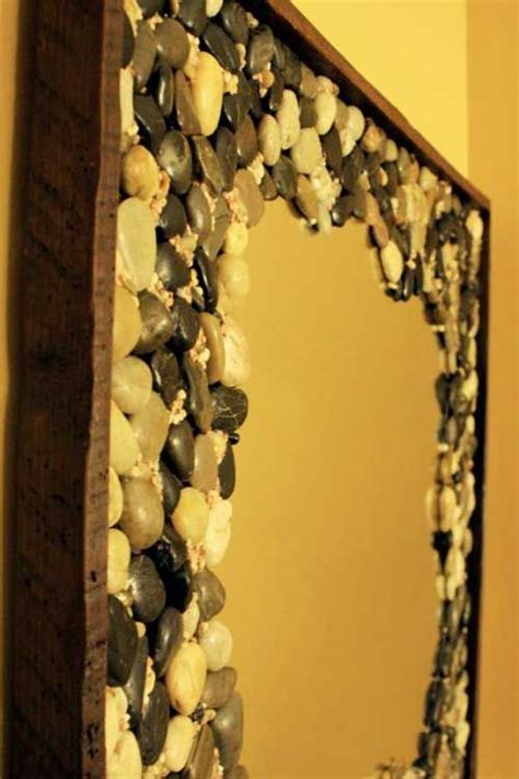 Hacer marcos de espejos con piedras es una buena idea sobre todo si el lugar de donde proceden te trae buenos y agradables recuerdos. 5 proyectos DIY para decorar con piedras. | Mil Ideas de ...