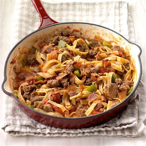 Soften the shallots in butter, then stir in 2 tbsp curry paste, the tomato purée and flour, then fry for 1 min. Spanish Noodles and Ground Beef Recipe: How to Make It ...