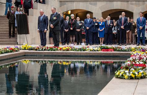 anzac day last post ceremony 2022 photograph taken by marc… flickr